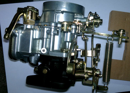 Peças de motor Nissan do carburador dos sistemas de combustível auto J15 12 meses de garantia